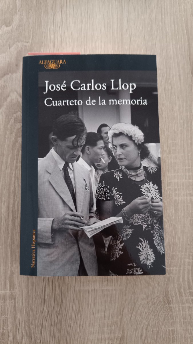 No hay verano sin libro de José Carlos Llop...

Costumbres #3