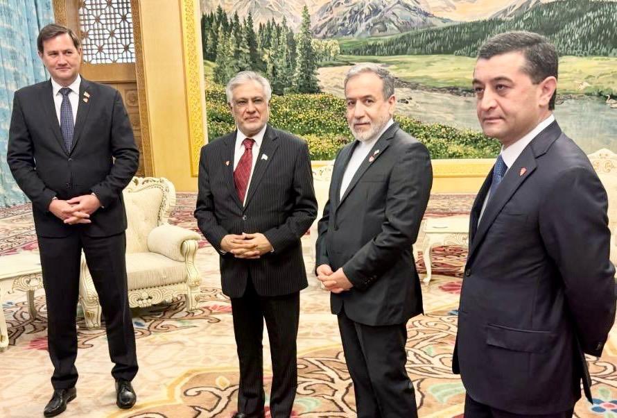 🚨BREAKING: Deputy PM Ishaq Dar meets Foreign Ministers of Iran, Uzbekistan, and Belarus in Beijing.