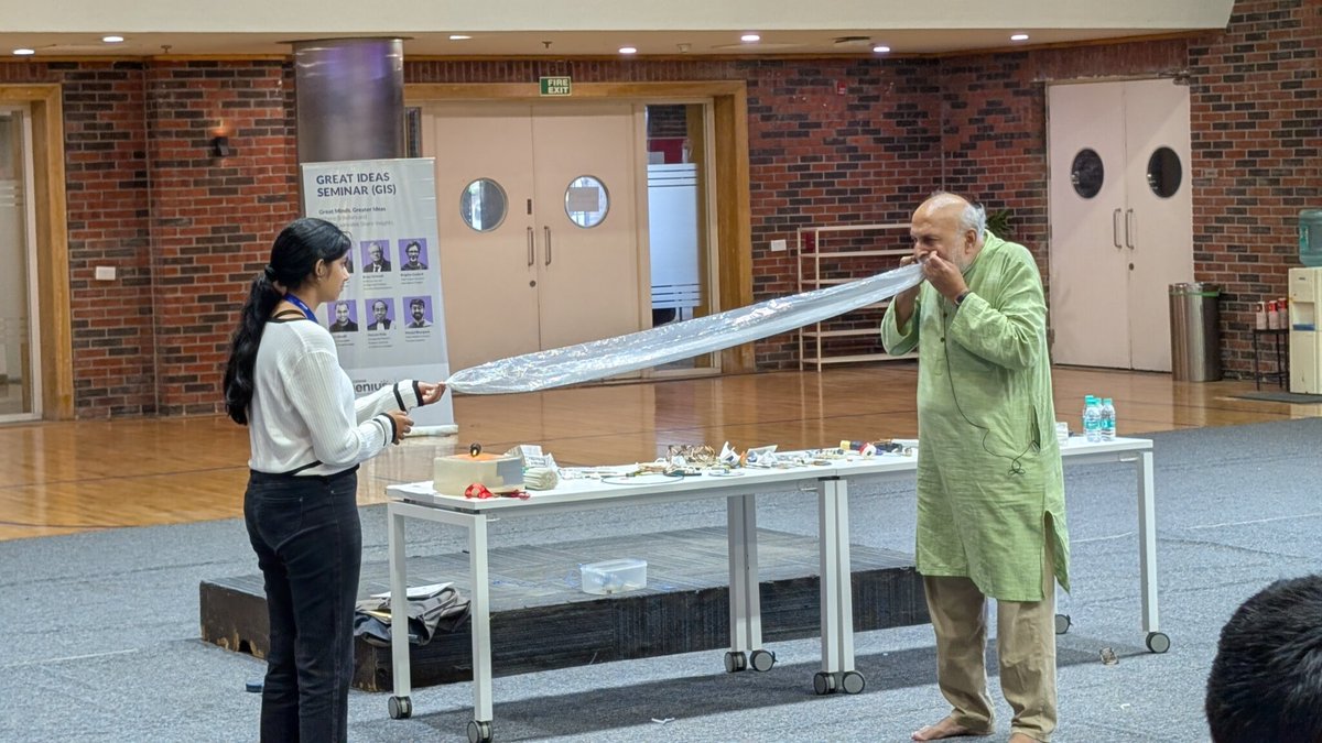 Ashoka Global Research Alliances (@globalashoka) on Twitter photo 🎈From straws to science! Arvind Gupta turned toys into tools of wonder at the Great Ideas Seminar 2025 by LGP at <a href="/AshokaUniv/">Ashoka University</a>. Our colleague <a href="/ankitarathore02/">Ankita Rathore, PhD</a> captures it brilliantly.
Read more: linkedin.com/feed/update/ur… <a href="/kvijayraghavan/">K. VijayRaghavan</a> <a href="/PramathSinha/">Pramath Raj Sinha | प्रमथ राज सिन्हा</a> <a href="/MenonBioPhysics/">Gautam Menon</a> <a href="/somakrc/">Somak Raychaudhury</a> 🎈From straws to science! Arvind Gupta turned toys into tools of wonder at the Great Ideas Seminar 2025 by LGP at <a href="/AshokaUniv/">Ashoka University</a>. Our colleague <a href="/ankitarathore02/">Ankita Rathore, PhD</a> captures it brilliantly.
Read more: linkedin.com/feed/update/ur… <a href="/kvijayraghavan/">K. VijayRaghavan</a> <a href="/PramathSinha/">Pramath Raj Sinha | प्रमथ राज सिन्हा</a> <a href="/MenonBioPhysics/">Gautam Menon</a> <a href="/somakrc/">Somak Raychaudhury</a>
