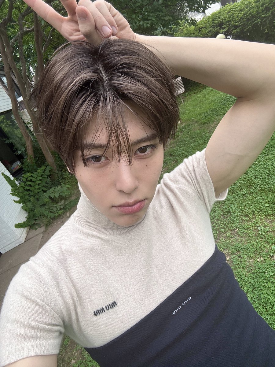 511LOG's tweet photo. 250715🌷📷 3:10PM KST https://t.co/ncnBa3YW4i