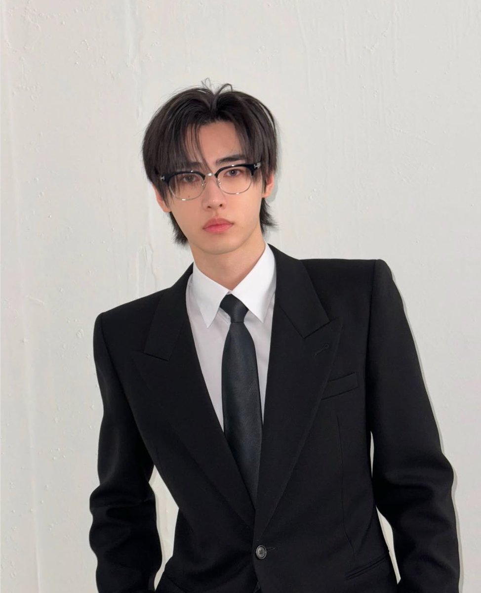 Royale Romain. (@royaieromain) on Twitter photo An impressive door and a red carpet have been meticulously arranged in honor of Park Sunghoon ( <a href="/sureghoon/">๐ณ Sunghoon.</a> ), born on December 8th, 2002, from ENHYPEN. As the enchanting strains of violins fill the air, we extend a warm ๐ฐอelcome. We hope you find joy with us! An impressive door and a red carpet have been meticulously arranged in honor of Park Sunghoon ( <a href="/sureghoon/">๐ณ Sunghoon.</a> ), born on December 8th, 2002, from ENHYPEN. As the enchanting strains of violins fill the air, we extend a warm ๐ฐอelcome. We hope you find joy with us!