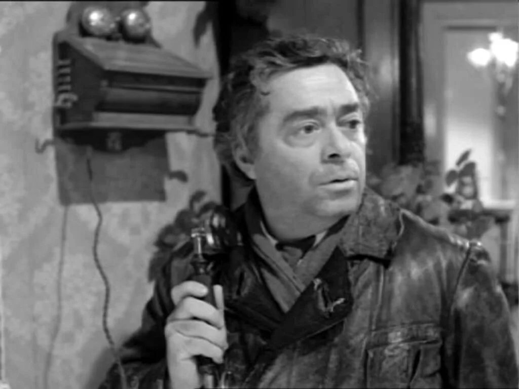 Вчера многие вспомнили Пастернака в связи с приговором Акунину. А ведь Пастернака не расстреляли и даже в тюрьму не посадили за его "Доктора Живаго",  Совок не хотел быть тупым посмешищем в глазах Запада. А вот путинскому режиму походу всё равно. "Но это же какой-то позор?"©