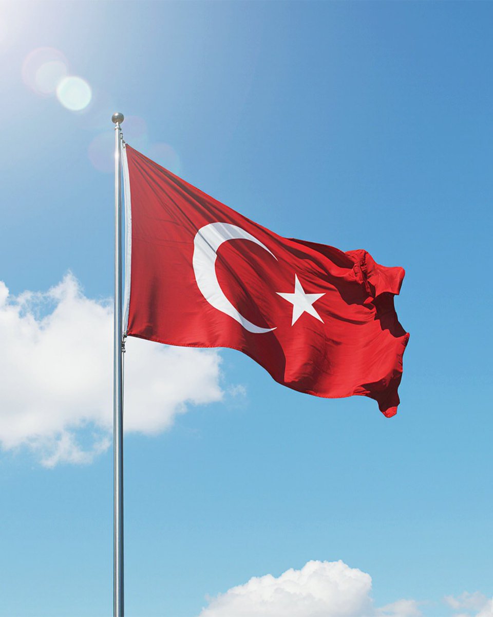 15 Temmuz Demokrasi ve Milli Birlik Günü’nde gazi ve şehitlerimizi saygıyla anıyoruz.