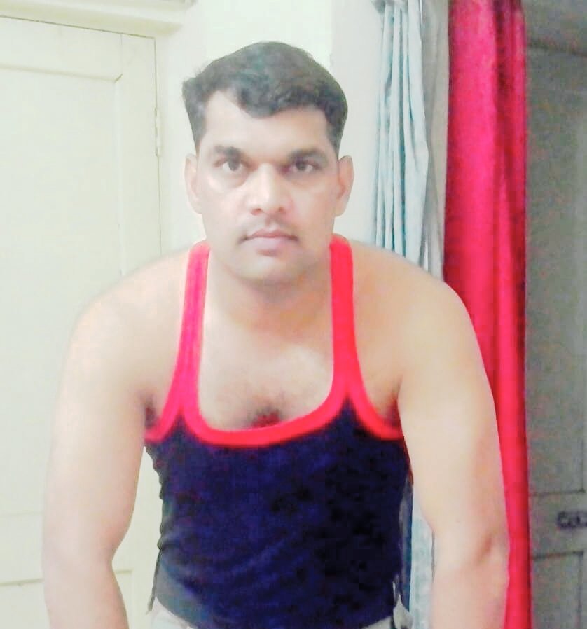 हमसे मिलना है तो गहराइयों में उतरना होगा जनाब।
बेशकीमती खजाने किनारों पर नहीं मिलते ।।
जय श्री राम
