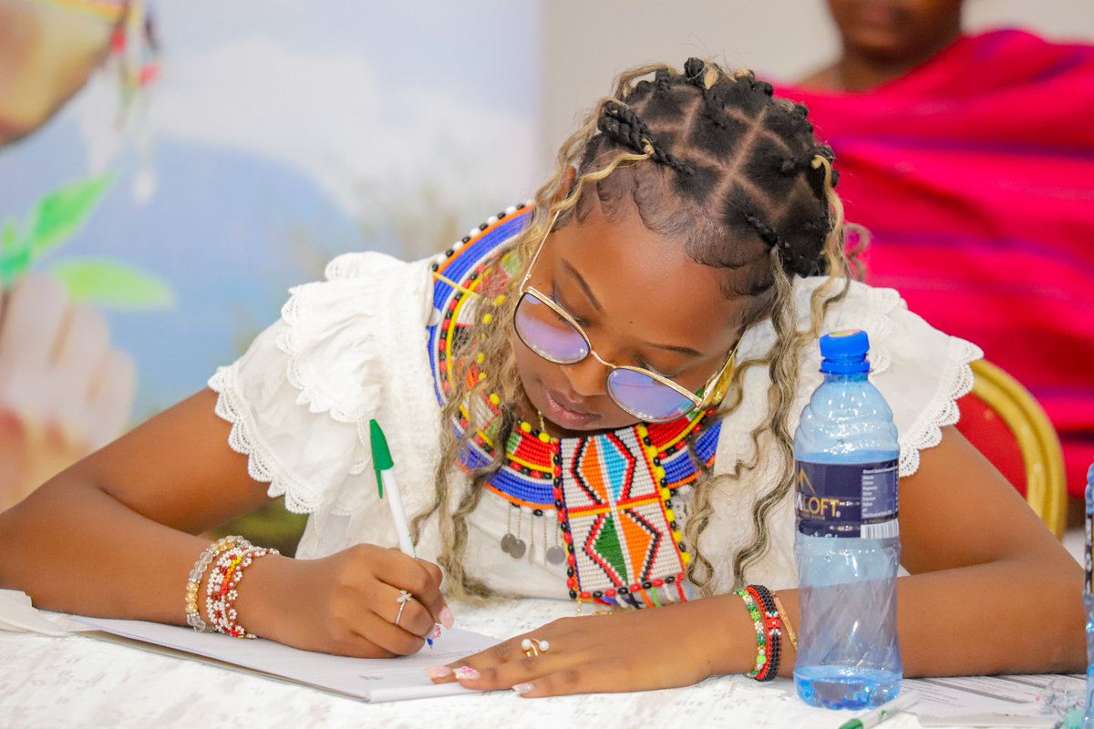 SamburuWtrust's tweet image. Samburu Women Trust recently hosted a dialogue for indigenous youth to amplify their voices and address critical challenges ahead of the IWC 10th Anniversary, fostering connection, knowledge sharing, and actionable strategies for positive change.
#indigenousyouth
#youthsvoices