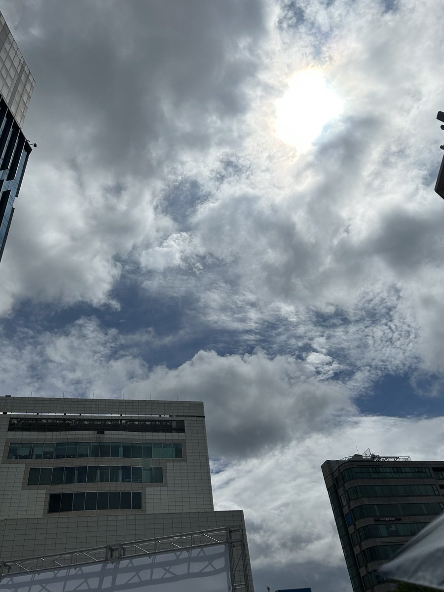 윤윤 (@_minren_) on Twitter photo さっきまで雨が降ってたのに、急に太陽出てきて暑い…サナちゃん本当に天気の妖精🧚✨
私はここであと何時間耐えられるかを考えて1時間経った さっきまで雨が降ってたのに、急に太陽出てきて暑い…サナちゃん本当に天気の妖精🧚✨
私はここであと何時間耐えられるかを考えて1時間経った