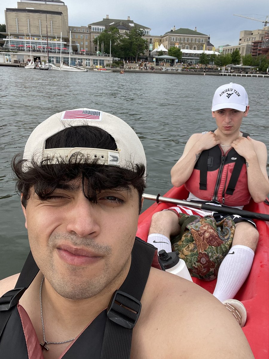 yestones's tweet photo. Midwest Summer 😆🇺🇸 https://t.co/EL4AdRBA3J