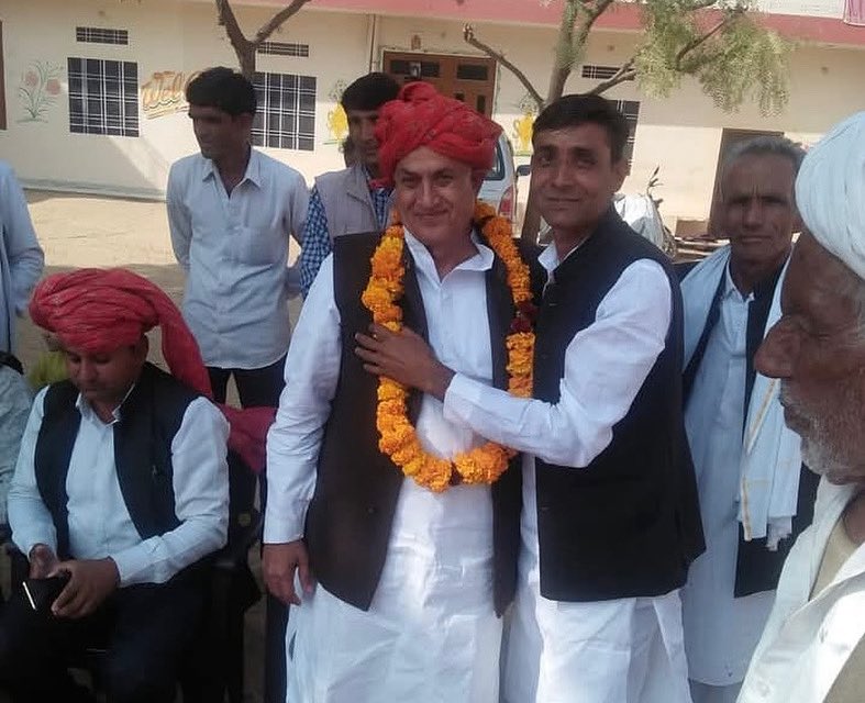 सांभरलेक,पंचायत समिति सदस्य छोटे भाई राजेंद्र गोरा (महेशवास) को जन्मदिन की हार्दिक बधाई एवं शुभकामनाएँ !

ईश्वर से आपके उत्तम स्वास्थ्य एवं चिरायु जीवन की कामना करता हूँ !!