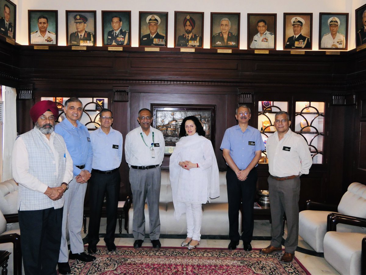 Spoke on the UN Sustainable Development Goals at the National Defence College yesterday. With 2030 closing in, the need to press ahead is more urgent than ever.

Thanks to the hosts for an engaging exchange.

#SDGs