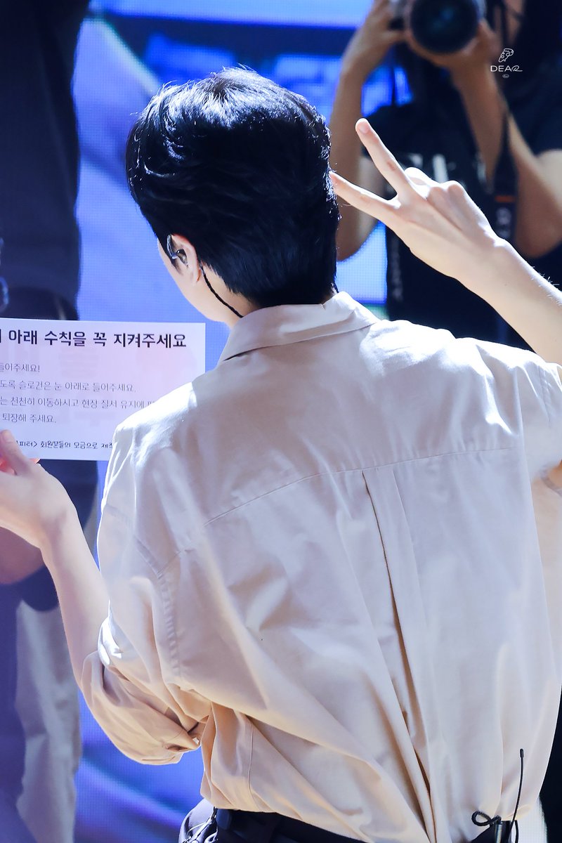 250712 2025 이준혁 팬미팅 [ LET ME IN] IN SEOUL #이준혁

우리 평생 혁이하자...(⸝⸝⸝ᵒ̴̶̥́ ⌑ ᵒ̴̶̣̥̀⸝⸝⸝)