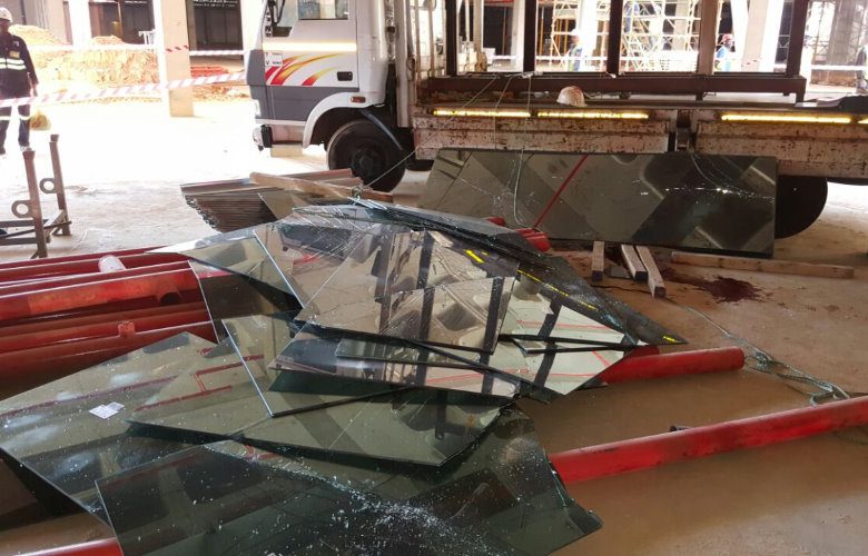 ConstructionSfy's tweet image. Safety with Glass in Construction tinyurl.com/ycgnun5g
#ConstructionSafety #WorkerSafety #WorkplaceSafety