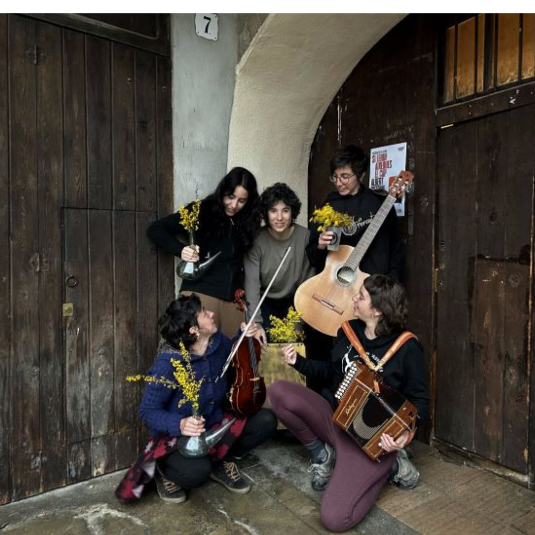🎭 Encadira’t 2025. ARGUELAGUES
📍 Plaça Onze de Setembre – Calldetenes
📅 Dimecres 16 de juliol
🕗 20h

Música popular amb aires tradicionals, folk i d’arrel.

🍴 Amb servei de sopar i begudes a càrrec dels Joves Alternatius de Calldetenes (JAC).
🎟️ Gratuït, porta la cadira