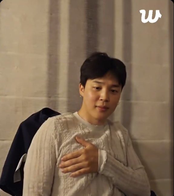 fairiesymk's tweet image. me pag kukuha ng parcel sa labas: