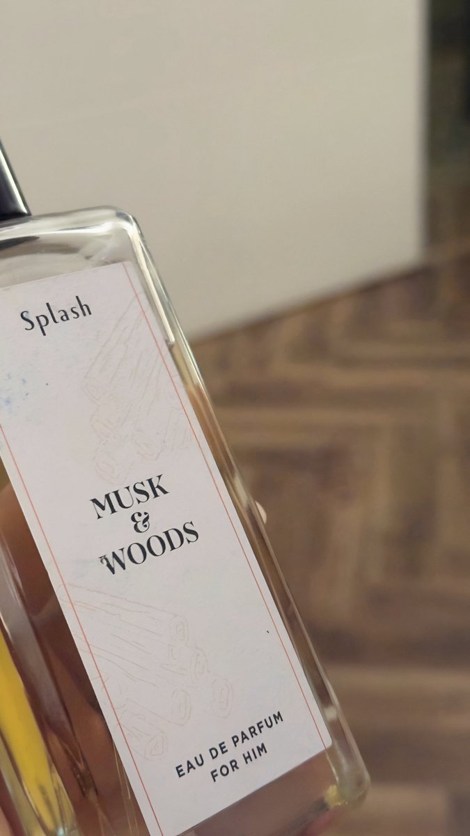 عطر جمع الجمال والسعر الممتاز،
مسك وأخشاب من سبلاش، ناعم رايق له طابع شبه رسمي .

سعره 50﷼ لحجم 100مل اذا بتاخذونه من سنتربوينت،
وموجود في المواقع بزيادة بسيطه،
وللعلم العطر صناعه فرنسيه .

#صباح_الخير