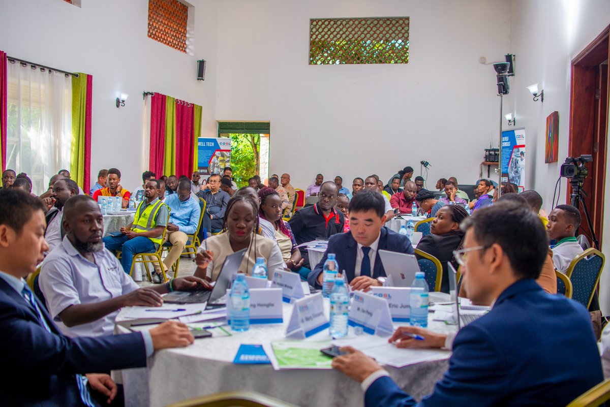 PAU_Uganda's tweet image. 🤝 Form Joint Ventures to Win Oil & Gas Contracts!
@PAU_Uganda has urged Ugandan suppliers to explore joint ventures as a strategic move to boost competitiveness in the oil & gas sector.
“Where local suppliers lack technical or financial capacity, Regulation 9(2) encourages…