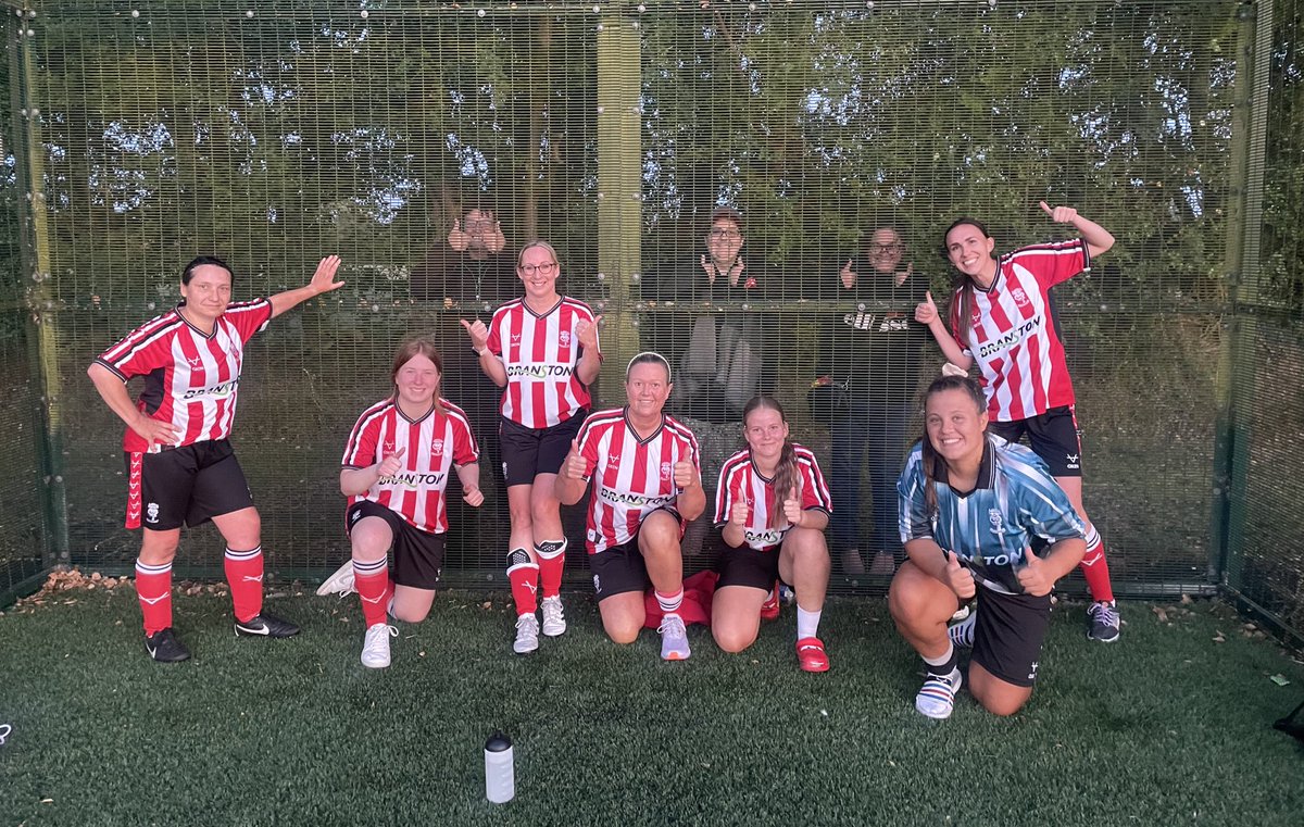 _AliceCarter_'s tweet image. ⚽️ Lincolnshire Women’s Fives League - week four for our @LCityFoundation team, featuring some top supporters! 👍🏻
#WeAreImps