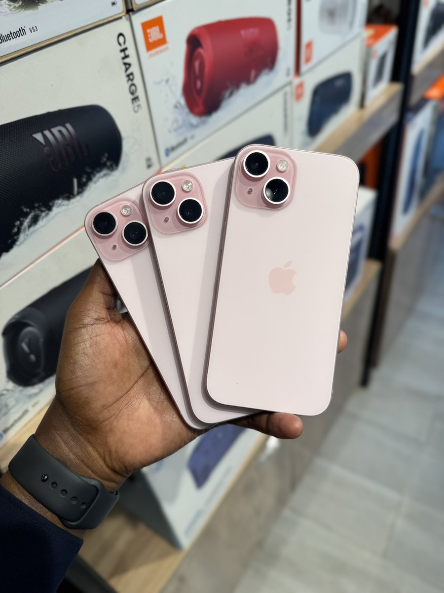 iPhone 15 plain 

Battery health 89%

Tsh. 1,450,000

Waterproof ✅

☎️0752-992667