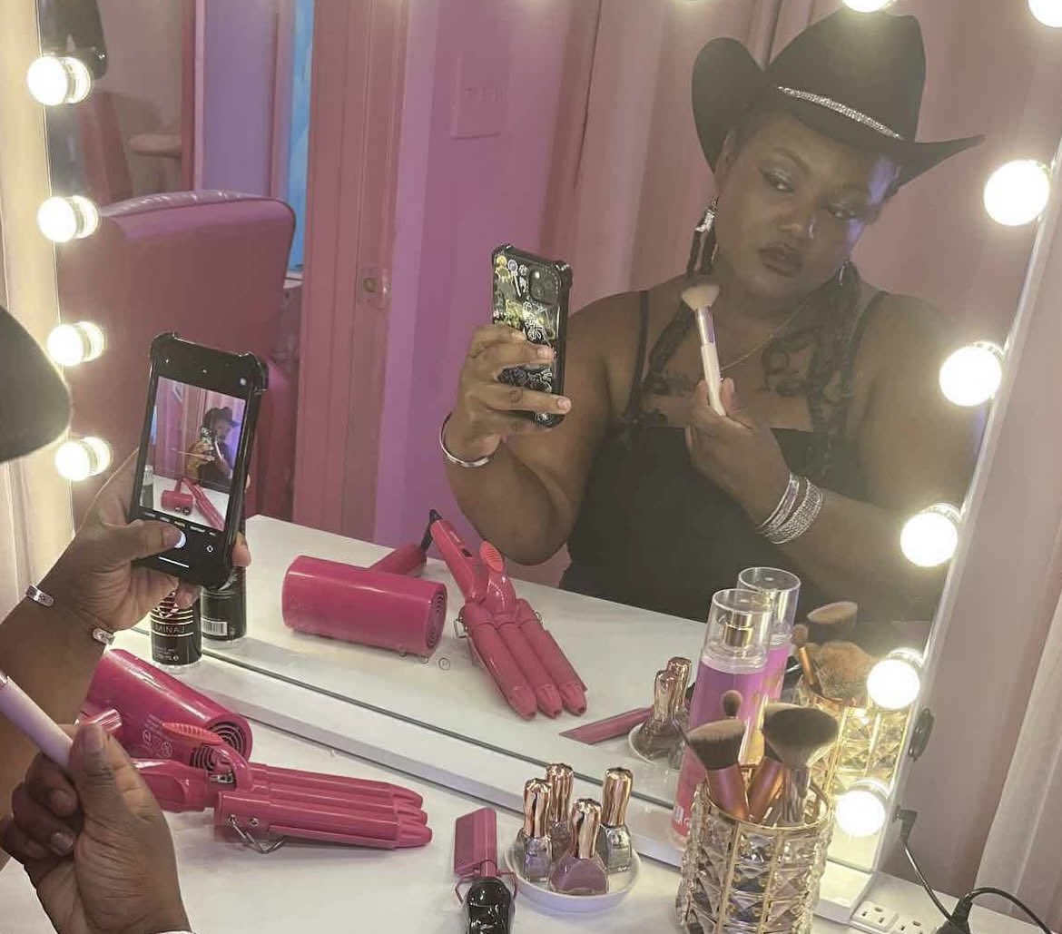 sweetpeaddg's tweet photo. 🎶”Soft to the touch, let you hold somethin'
Let you get a handful
Baby, she's a whole lot of woman”🎶- Beyoncé #cowboycarter #beyonceatl https://t.co/QofqHxF2n5