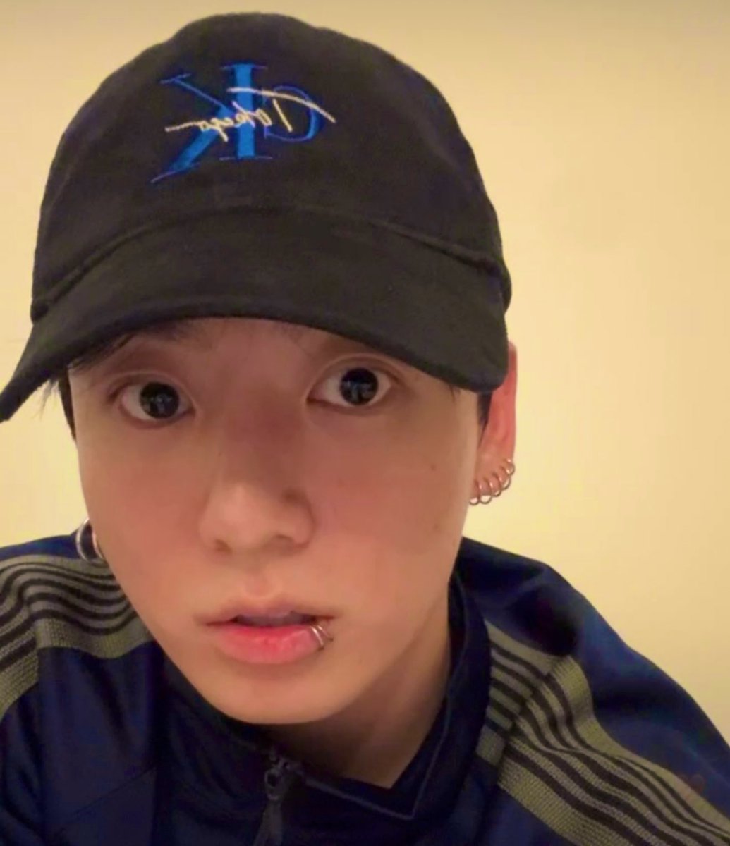 mubai__jk's tweet photo. ถ้านี่ไม่ใช่บุคคลที่ตาแป๋วที่สุดในโลก ㅜㅡㅜ https://t.co/GsgzYk4aC3