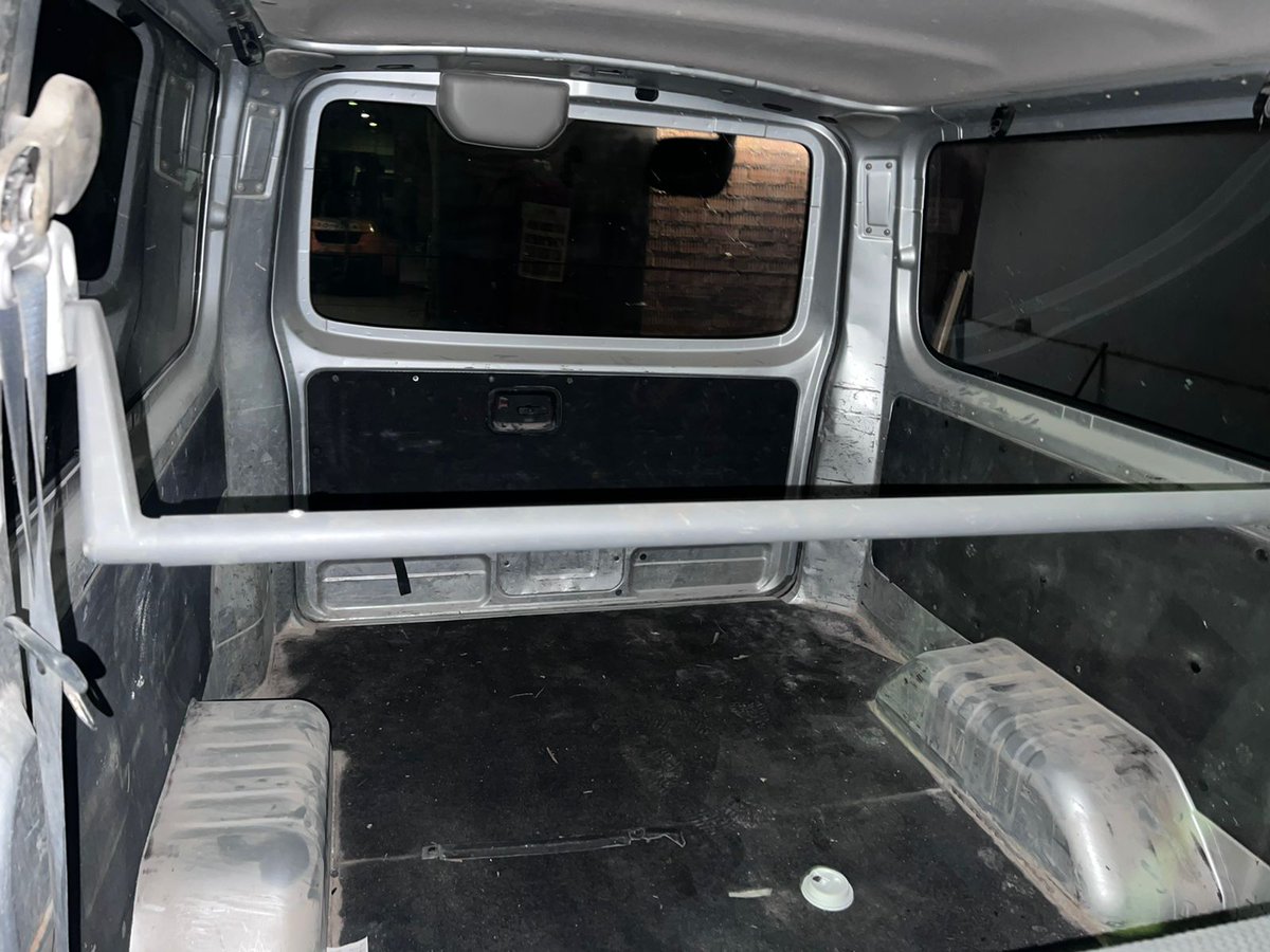 mikesfreightt's tweet photo. Nissan Nv350 
2017 model
Low mileage 
Yd25
Disiel engine 
Price excluding duty 9000
+263 71 761 7166 https://t.co/vlzDaCJNDT