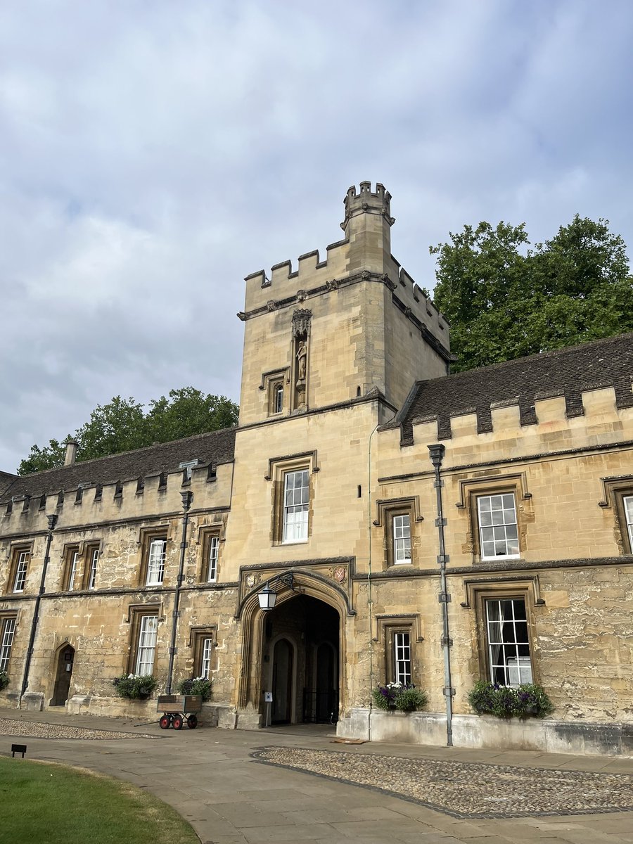 Good morning everyone! Day 2 of the Anatomical Society Summer Meeting at the <a href="/UniofOxford/">University of Oxford</a>! 
Registration 📍 Porters’ Lodge 
Presentations 📍Garden Quadrangle Auditorium Foyer 
#AnatSocSummer25 #AnatSocOxford