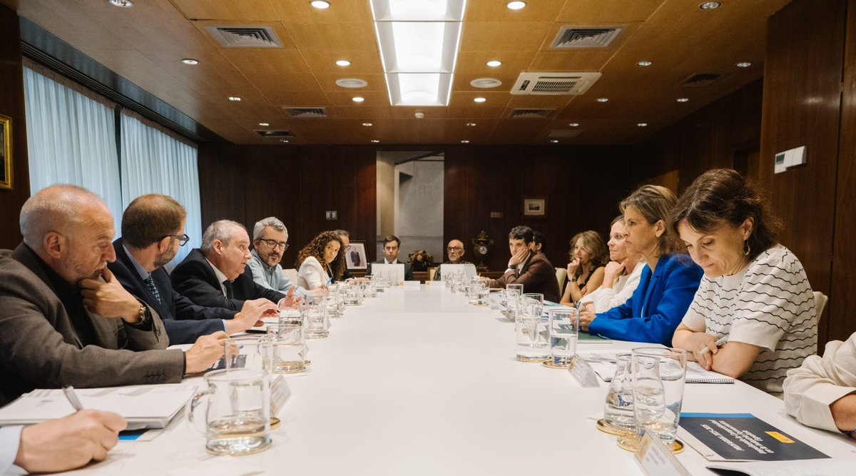 AseBio's tweet image. #NoticiaAseBio | @minturgob presenta el Plan Profarma 2025-2026 para convertir a España en líder europeo en producción farmacéutica y desarrollo de medicamentos.
➡️Lee la noticia completa, aquí: asebio.com/actualidad/not…
#SomosBiotecnología