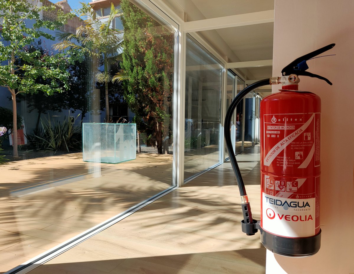 Esta semana 🗓️ nuestras charlas de #Formación de #SSL tratan sobre "Prevención de incendios en verano"

📝 Prevención
🔎 Detección
🏃 Evacuación
🧯 Extinción
 
#Formación 🧑‍🏫 #SafetyFirst