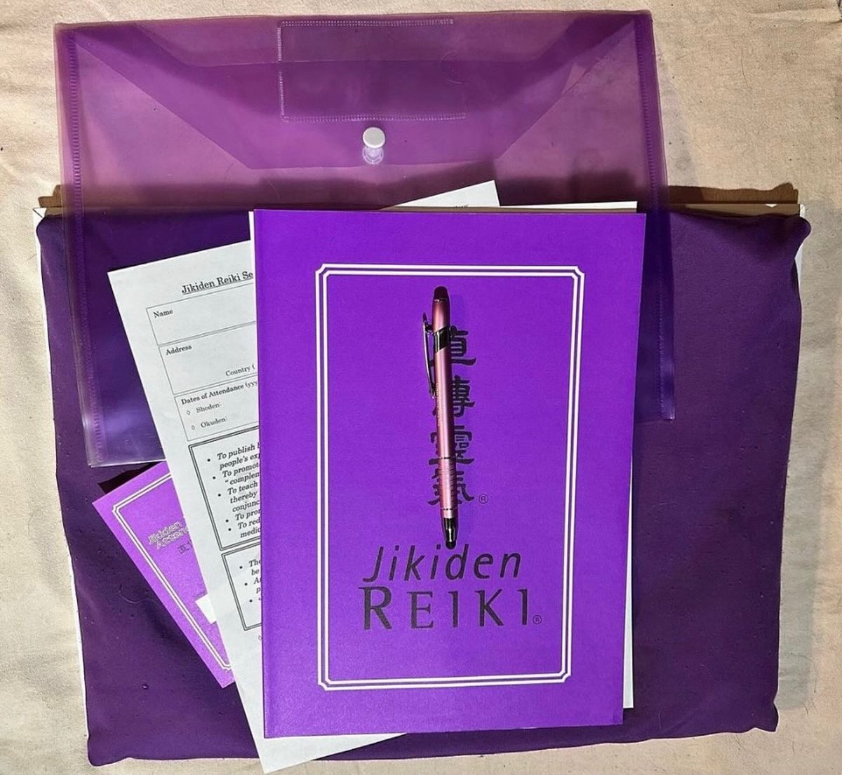 💜 Starting to prepare for teaching this weekend’s Jikiden Reiki Okuden class on Saturday and Sunday. 🙏🏻💜 #blessings #energy #teaching #full #class #learning #shoden #okuden #care #gratitude #reiki #jikiden #course #jikidenreiki #courses #learn #suffolk #burystedmunds