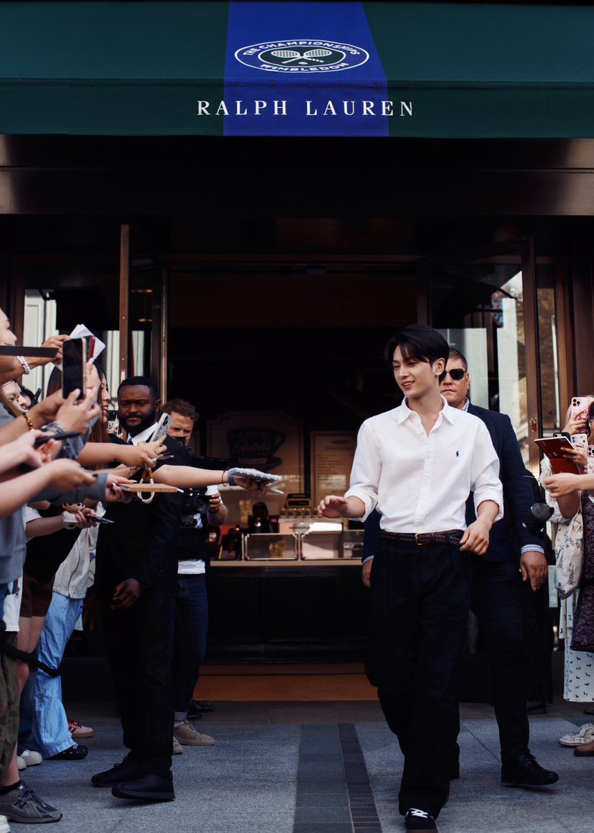 สิ่งที่รอตอนนี้ :

🔴 LUCKY MAN 🌟 started their LIVE

อยากฟังน้องเจย์เล่าสิ่งต่างๆไม่ไหวแล้ว ㅠㅠ