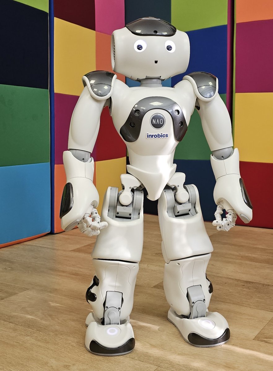 Robot v sociálních službách? Jo, jde to a máme ho v našem kraji! Pomáhá, je laskavý, interaktivní, klienti nejen s poruchou autistického spektra jsou z něj nadšeni... a jmenuje se Robic 😉