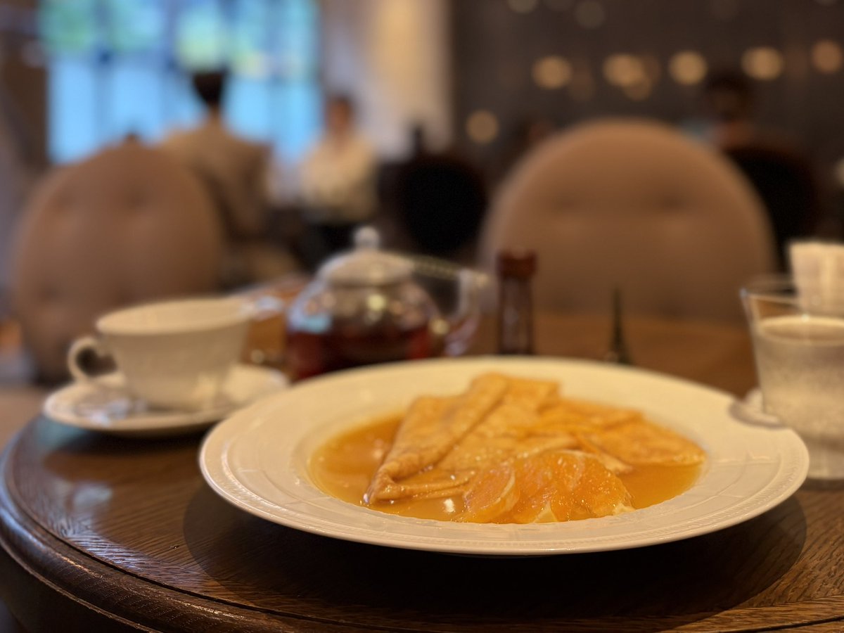 akiko_nkt's tweet image. すこしはやく着いたのでお茶しています、
なんとなくお腹すいて頼んでしまったらおもいのほか優雅な感じに🫖