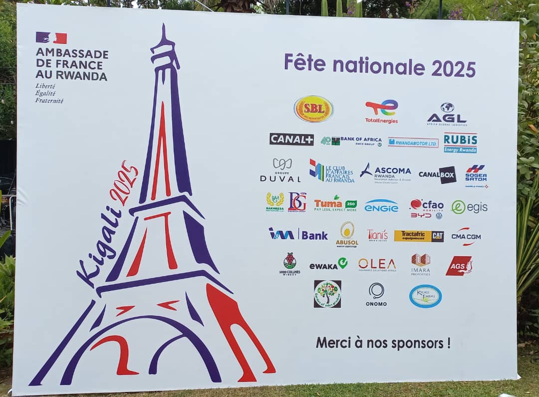 antoine_anfre's tweet image. Célébration du 14 juillet à la résidence de France 🇫🇷 à #Kigali 🇷🇼 : le mur des sponsors et l'équipe de l'ambassade (presque) au grand complet avant l'arrivée des premiers invités