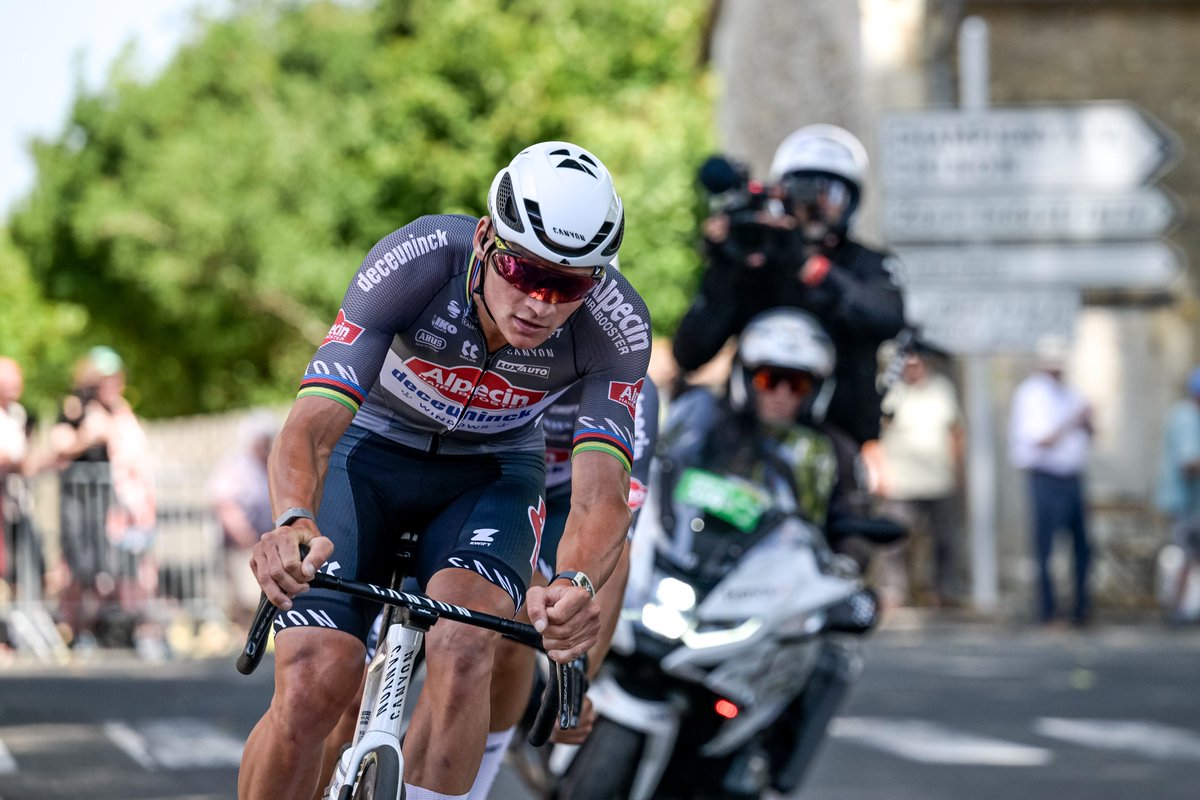 Tour de France™ (@letour) on Twitter photo 🔃 RT si tu penses que 🇳🇱 <a href="/mathieuvdpoel/">Mathieu Van der Poel</a> est le coureur le plus combatif de la première partie du #TDF2025.
👋 <a href="/century21fr/">Century 21 France</a> l <a href="/AlpecinDCK/">Alpecin-Deceuninck Cycling Team</a> 🔃 RT si tu penses que 🇳🇱 <a href="/mathieuvdpoel/">Mathieu Van der Poel</a> est le coureur le plus combatif de la première partie du #TDF2025.
👋 <a href="/century21fr/">Century 21 France</a> l <a href="/AlpecinDCK/">Alpecin-Deceuninck Cycling Team</a>