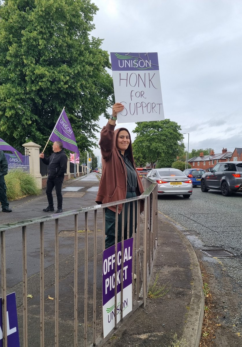 🚑 North West Ambulance Service Educators are out on strike again (Day 4 of 5 &amp; 17 days strike in total) and the rain isn't stopping them.  Equal Pay for Equal Work.
