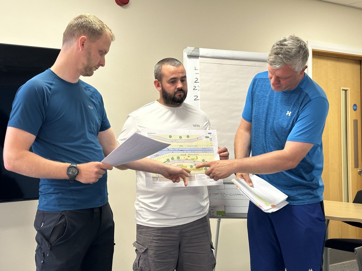 Are you a Site Manager looking to take an SMSTS qualification? 🚧

We’ve got limited spaces left on our SMSTS (Site Management Safety Training Scheme) course running this month.

📅 21st–25th July 2025
📍Leeds, Derby and Online

Secure your place: 3btraining.com/training-cours…