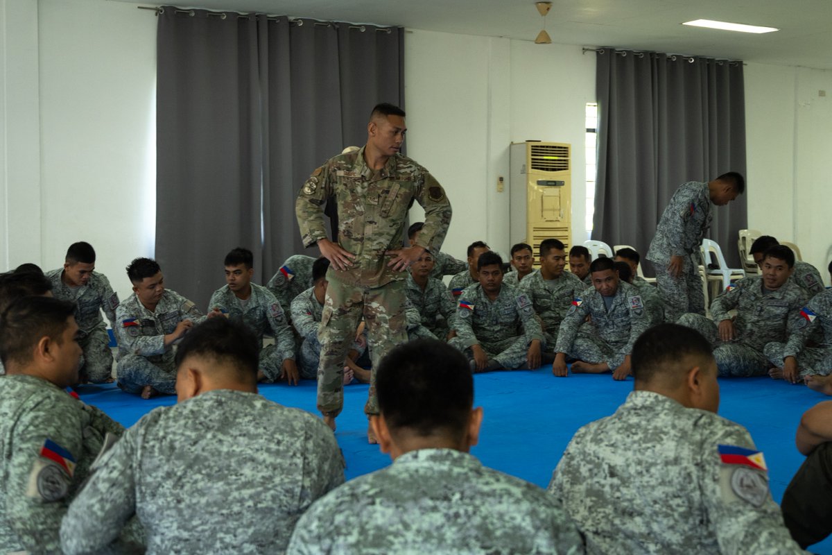 PACAF's tweet image. Lethal Fighters 👊
U.S. Air Force and Philippine Air Force Airmen held a combative class during #CopeThunder25 as part of a subject matter expert exchange to strengthen the U.S.-Philippine alliance to maintain a commitment to a free and open Indo-Pacific.