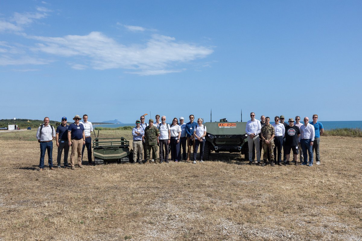 EUDefenceAgency's tweet image. Military experts from 15 EU states met in Rome under #EDA Capability Groups.
After talks on drone threats & training, live resupply tests ran near Nettuno—final phase of #OPEX, a campaign under #HEDI to bridge the gap between tech innovation and military capability.
#EUdefence