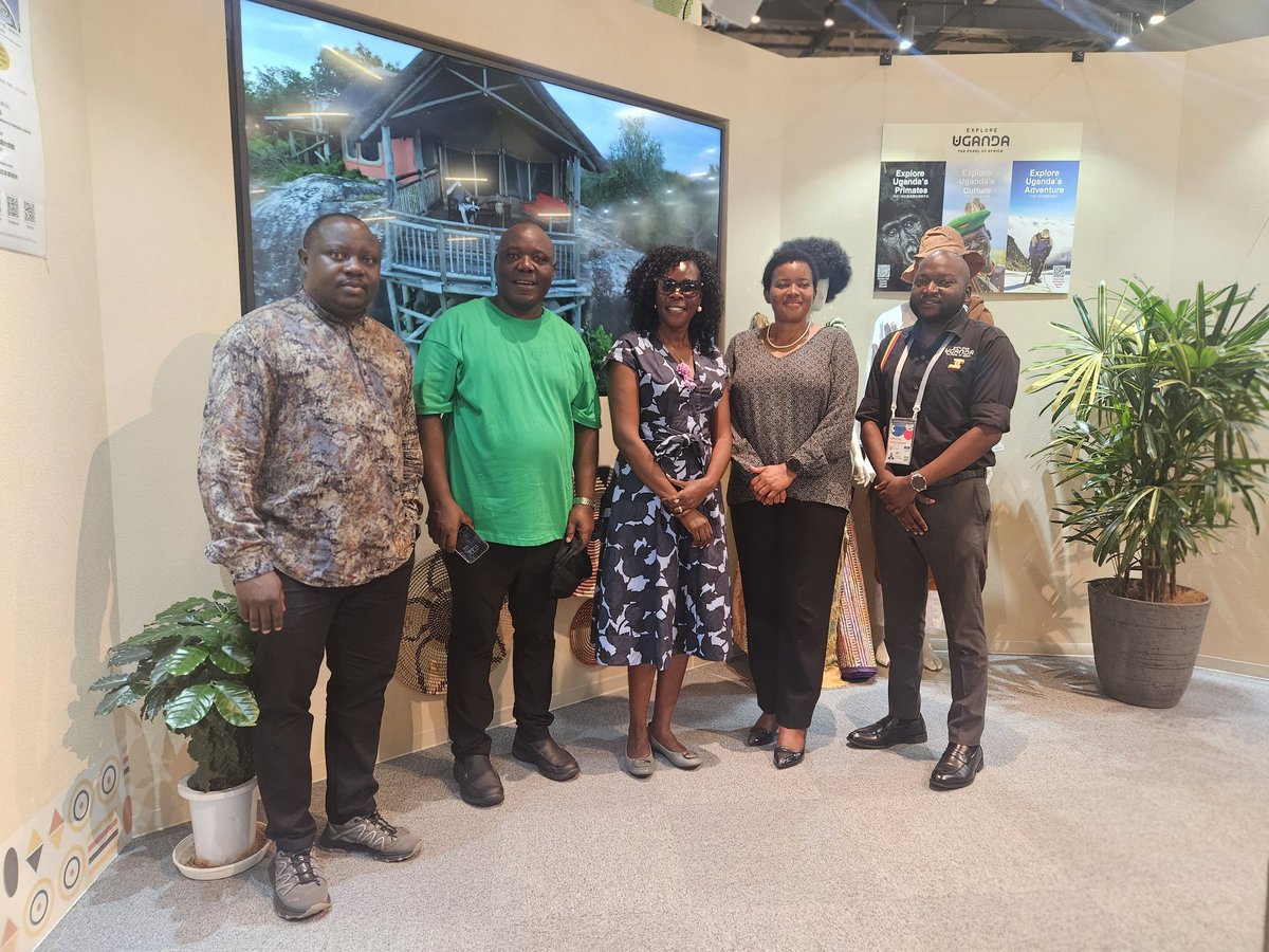 Anite__Evelyn's tweet image. Today, the Ambassador of Uganda to Japan H.E. Kaahwa Tophace & i were promoting Ugandan products(coffee,tea,honey, etc) in the 2025 world Expo in Osaka, kansai Japan. You should see the scramble & love for the ugandan Arabica coffee in Japan.