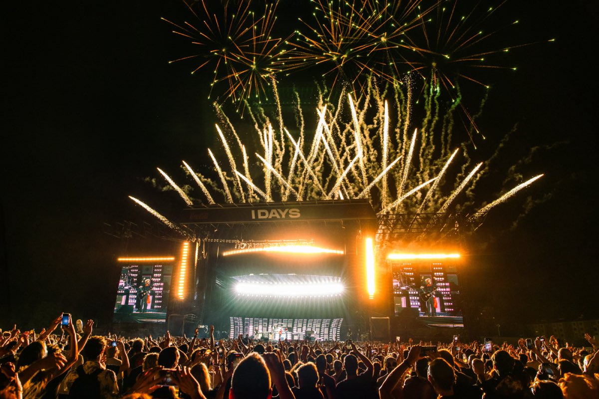 gutsgrande's tweet photo. Milan you’re up tonight!
-Ippodromo Snai San Siro Milan, Italy 
-Capacity: 34,000
-Gates open: 2:30PM Olivia’s set: 9:00PM.
Whoever is attending have fun tonight! 
#IDays 
#GUTSWorldTourSpilled
#GUTSWorldTourSpilledMilan https://t.co/1Isg7R98VE