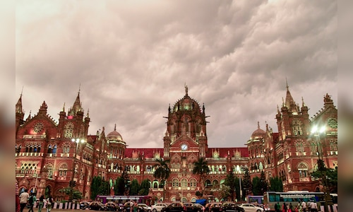 CNBC-TV18 (@cnbctv18news) on Twitter photo šØ <a href="/Indiametdept/">India Meteorological Department</a> updates its warning for #Mumbai for the next 24 hrs from Green to Orange.
šØ Red alert for Thane till 2.30 pm.
šØ Red alert for Raigad till 1 pm and Orange alert for Mumbai till 1 pm.
<a href="/Santia_Gora/">Santia Gora</a> | #MumbaiRains #MumbaiRain
Read: cnbctv18.com/india/environm⦠šØ <a href="/Indiametdept/">India Meteorological Department</a> updates its warning for #Mumbai for the next 24 hrs from Green to Orange.
šØ Red alert for Thane till 2.30 pm.
šØ Red alert for Raigad till 1 pm and Orange alert for Mumbai till 1 pm.
<a href="/Santia_Gora/">Santia Gora</a> | #MumbaiRains #MumbaiRain
Read: cnbctv18.com/india/environmā¦