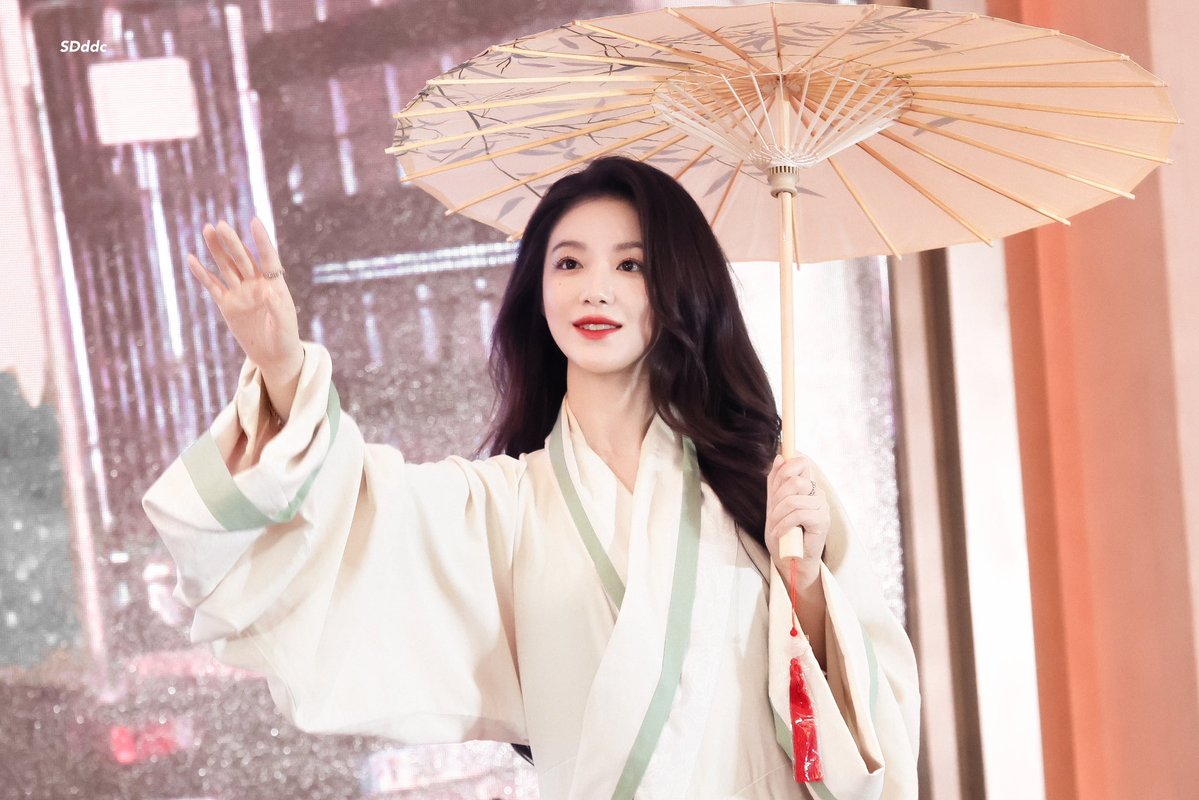 SDddc_shu106's tweet image. 250715

💛

#슈화 #SHUHUA #舒華
 #아이들 #idle