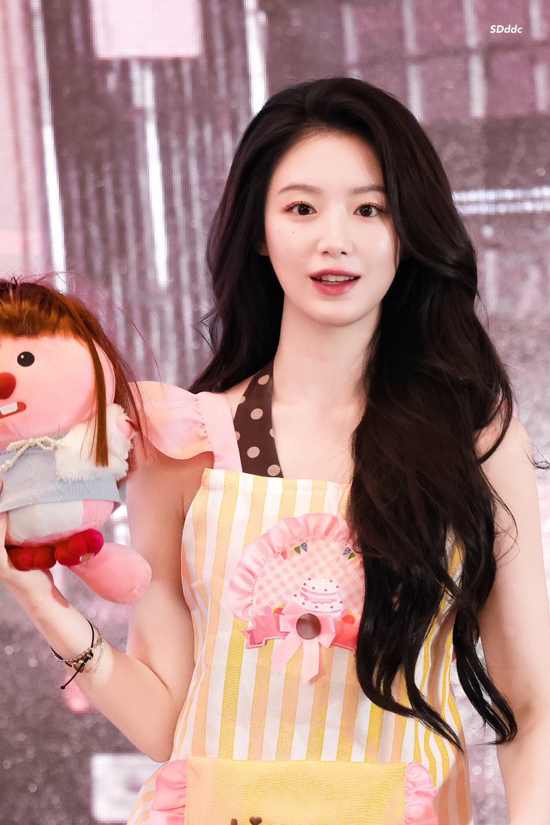 SDddc_shu106's tweet image. 250715

💛

#슈화 #SHUHUA #舒華
 #아이들 #idle