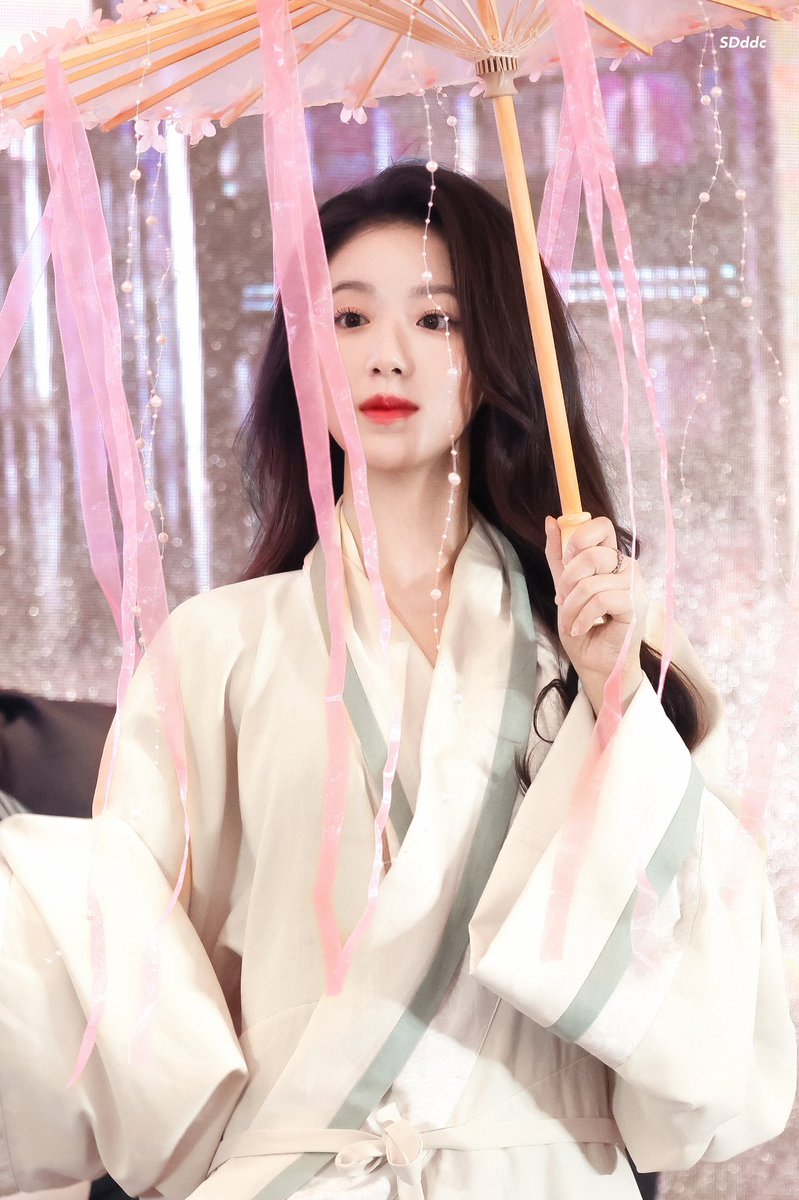 SDddc_shu106's tweet image. 250715

💛

#슈화 #SHUHUA #舒華
 #아이들 #idle