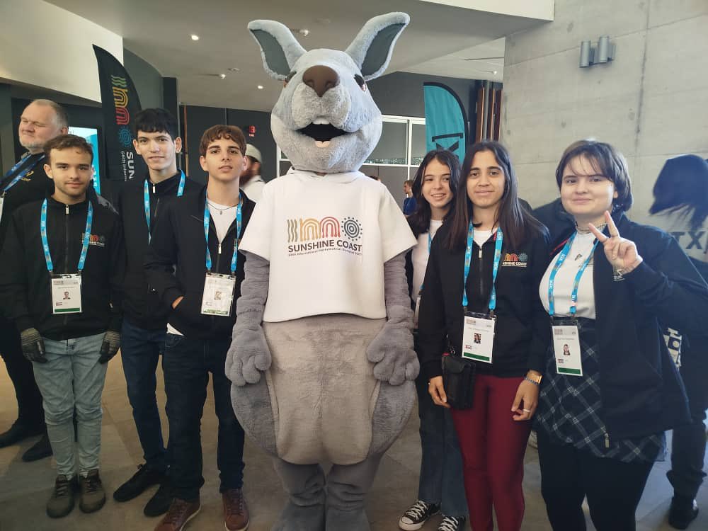 Cuban delegation present at the opening ceremony of the International Mathematical Olympiad 2025

Sunshine Coast, Australia, 14 July, 2025. With great enthusiasm and pride, the Cuban delegation participated today in the opening ceremony of the 66th International Mathematical