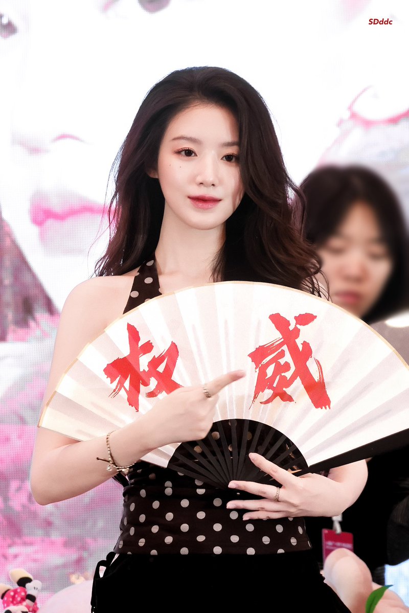 SDddc_shu106's tweet image. 250715

🩵

#슈화 #SHUHUA #舒華
 #아이들 #idle