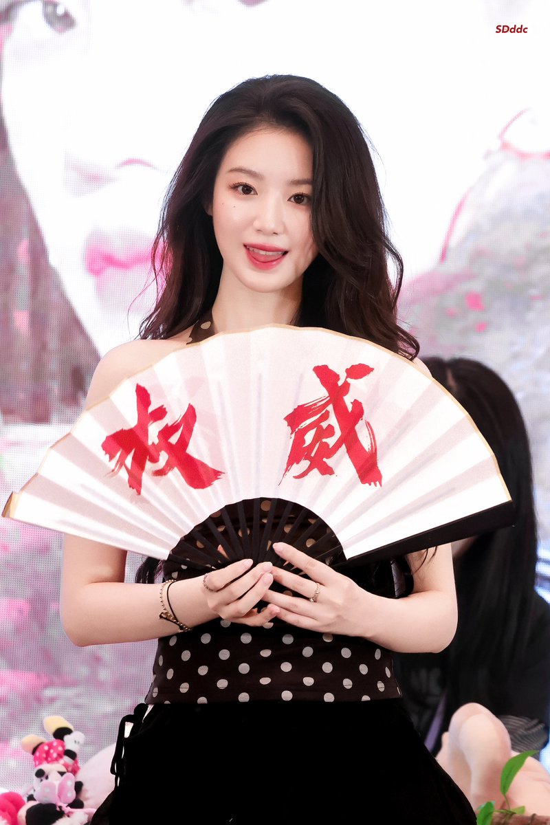 SDddc_shu106's tweet image. 250715

🩵

#슈화 #SHUHUA #舒華
 #아이들 #idle