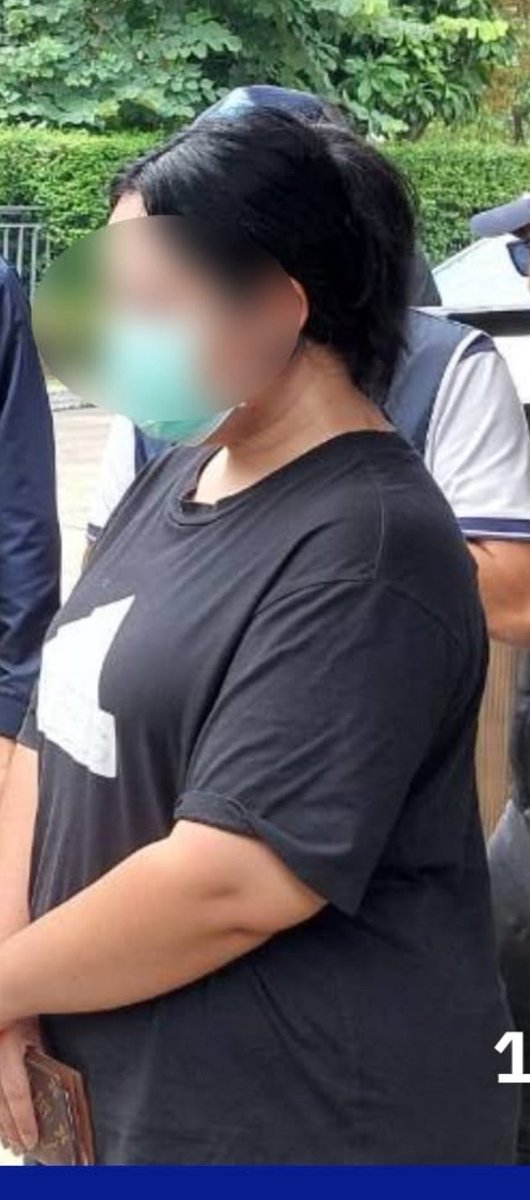 มึงมีเสื้อผ้าตัวเดียวหรออีดอก  อ่อลืมไป ปกติมึงถนัดนอนแก้ผ้ากับพระ  อีคนจัญไร #โหนกระแส  #สีกากอล์ฟ