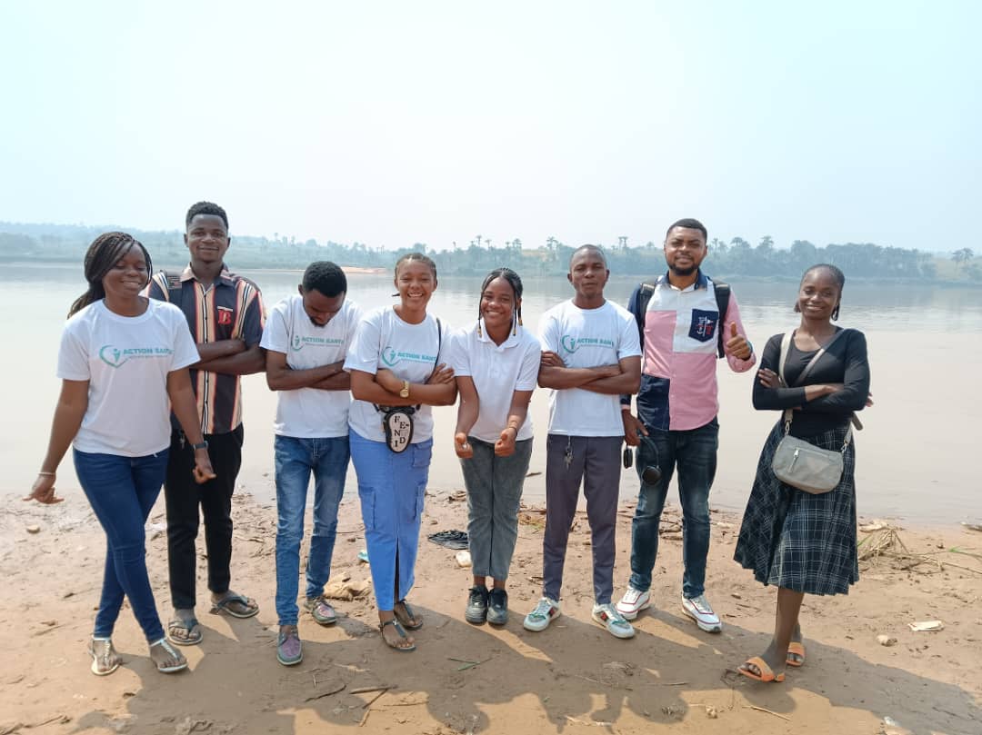 Le 12/07 à Tshikapa, <a href="/Actionsanteasbl/">Action Santé Asbl</a> a sensibilisé les habitants de Kanzala sur l’usage responsable des moustiquaires MILD
- Dormir sous moustiquaire, c’est se protéger du paludisme
❌ Pas de pêche ni d’agriculture avec !
#StopPaludisme #ActionSantéRDC #SantéPourTous
<a href="/OMSRDCONGO/">OMS RDC</a>