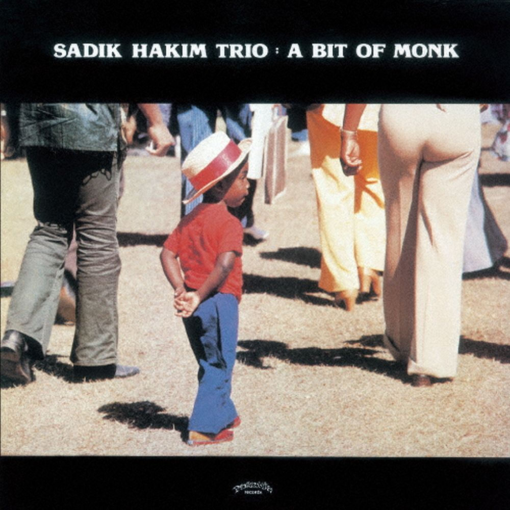 こんばんは🎂夜の１枚は

「A Bit Of Monk」1978
Sadik Hakim

イスラム名を持ちパーカーやレスター·ヤングらとの共演経験者 サディク・ハキム(p)の誕生日。この時代のバップ作品でトリオ作のモンクに捧げる１枚ですが、半分はオリジナルでモンク曲は「Blue Monk」「Pinnonica」等を演奏します。HBD🎹