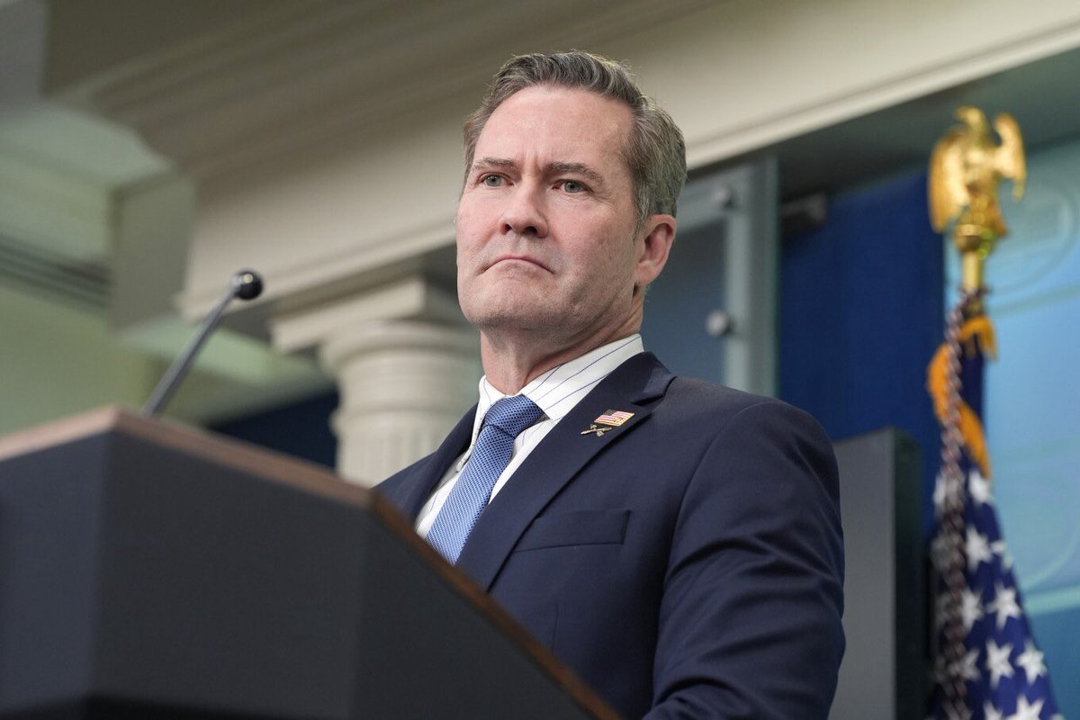 Farnoush Amiri (@farnoushamiri) on Twitter photo A WH official confirmed to AP that despite being ousted from WH, Waltz has spent last few months on the White House payroll, earning an annual salary of $195,200. <a href="/seungminkim/">Seung Min Kim</a>
apnews.com/article/waltz-… A WH official confirmed to AP that despite being ousted from WH, Waltz has spent last few months on the White House payroll, earning an annual salary of $195,200. <a href="/seungminkim/">Seung Min Kim</a>
apnews.com/article/waltz-…